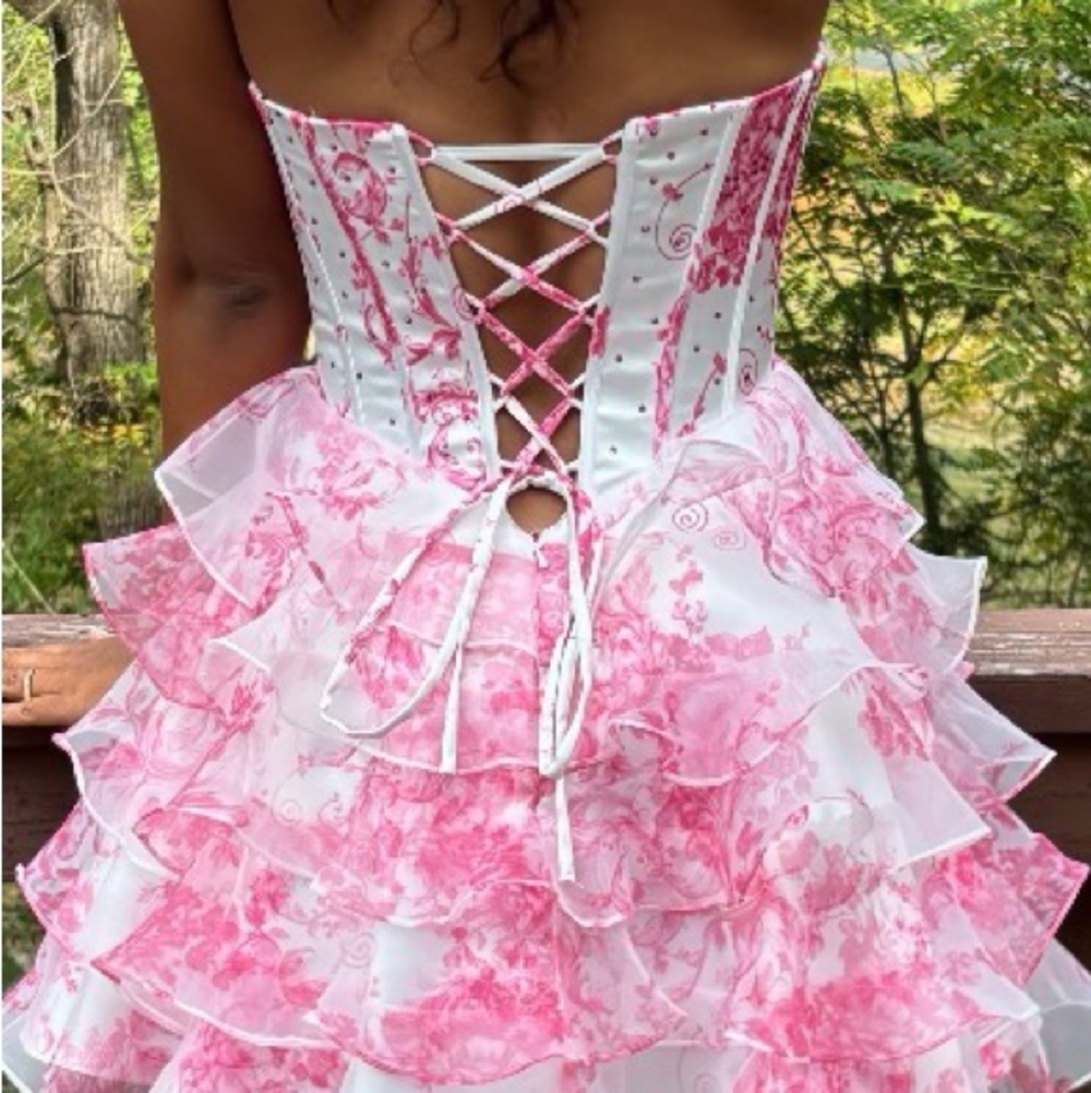 Amelia Couture designer prom homecoming floral dress pink and white - Picture 2 of 8